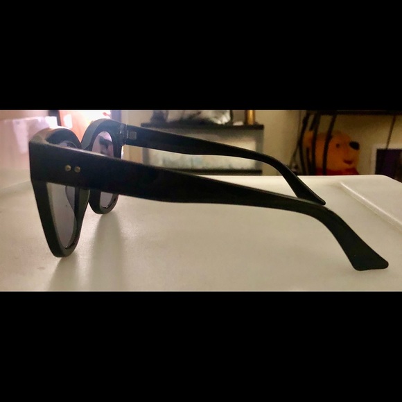 TORRID BLACK CAT EYE SUNGLASSES - Picture 2 of 2